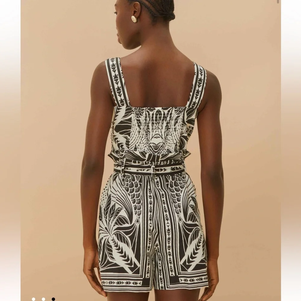 new Farm Off-White Monochrome Elegance Scarf Lenzing™ Ecovero™ Euroflax™ Romper